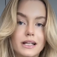 Emma Svenningson Çıplak