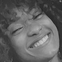 Erika Januza Çıplak