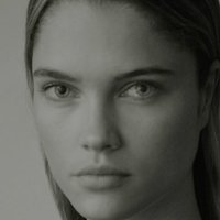 Eva Biechy Çıplak