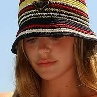 Ezgi Eyuboglu Çıplak