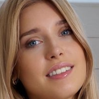 Freya Mayer Çıplak