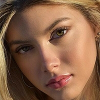 Gabi Champ Çıplak