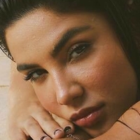 Gabriela Versiani Çıplak