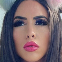 Gigi Tucker Çıplak