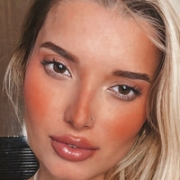 Giovana Saavedra Çıplak