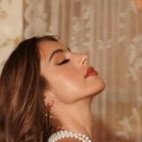 Grace Elizabeth Valentino Çıplak