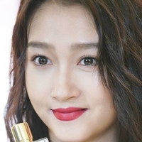 Guan Xiaotong Çıplak