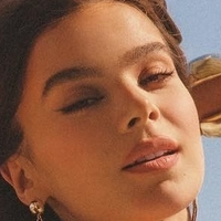 Haile Steinfeld Çıplak