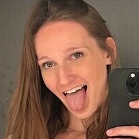 Hailey Happy Çıplak