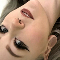 Hat jemand etwas von der hübschen lilghoul? Çıplak