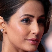 Hina Khan Çıplak