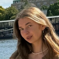 i_alice Çıplak