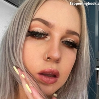 its.analee__ Çıplak