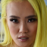 Jennifer Nguyen Çıplak