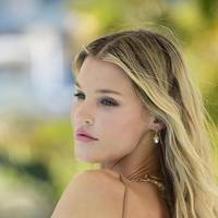 Joy Corrigan Çıplak