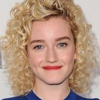 Julia Garner Çıplak