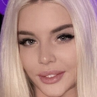 Julia1212 Çıplak