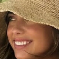 Karina Hemelt Çıplak