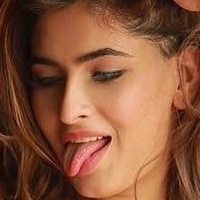 Karishma Sharma Çıplak