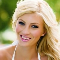 Karnyaczki Laura Çıplak