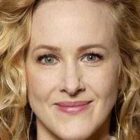 Katie Finneran Çıplak