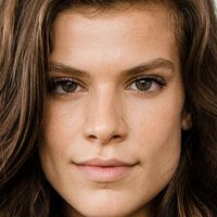 Kelley Missal Çıplak