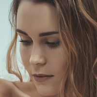 Kelly Hathaway Çıplak