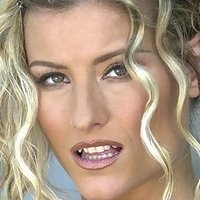 Kerri Kendall Çıplak