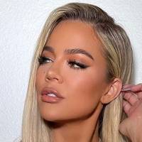 Khloe Kardashian Çıplak