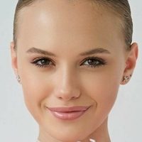 Kristina Shmidt Çıplak