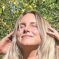 Kyrarene Çıplak