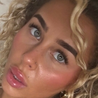 Laila Tucker Çıplak