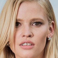 Lara Stone Çıplak