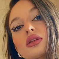 Larisa Mira Model Çıplak