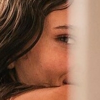 Larissa Robertson Çıplak
