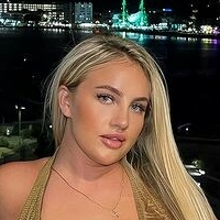 LAURA GOLD Çıplak