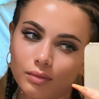 Laurab974 Çıplak