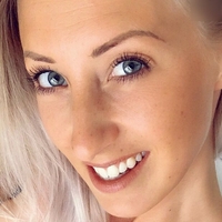 Leonie Pur Çıplak
