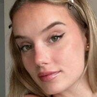 Lia Sikora Çıplak