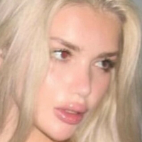 Lina Zhuravel Çıplak