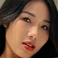 Linh Lee Çıplak