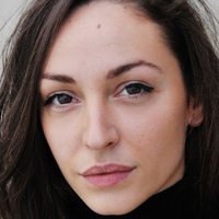 Lucie Aron Çıplak