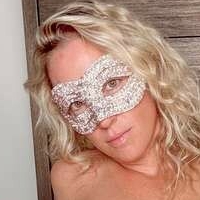 Lucy Sinclaire Çıplak