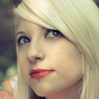 Maia Suicide Çıplak