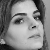 Malice In Wonderland Çıplak