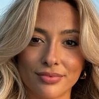 Marina Salvador Çıplak