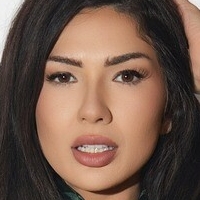 Melanie San Roman Çıplak