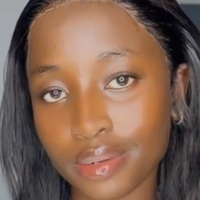 Melanin Thaboew Çıplak