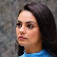 Mila Kunis Çıplak