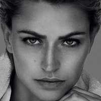 Mirjam Roth Çıplak
